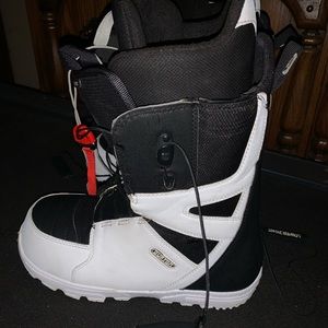 Mens Size 11 Burton Snowboard Boots